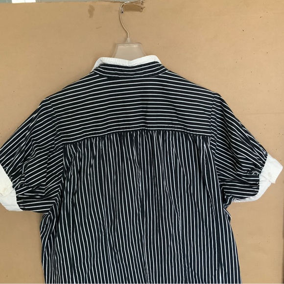 TAILORED BUTTON DOWN BLOUSE. - Picture 9 of 11